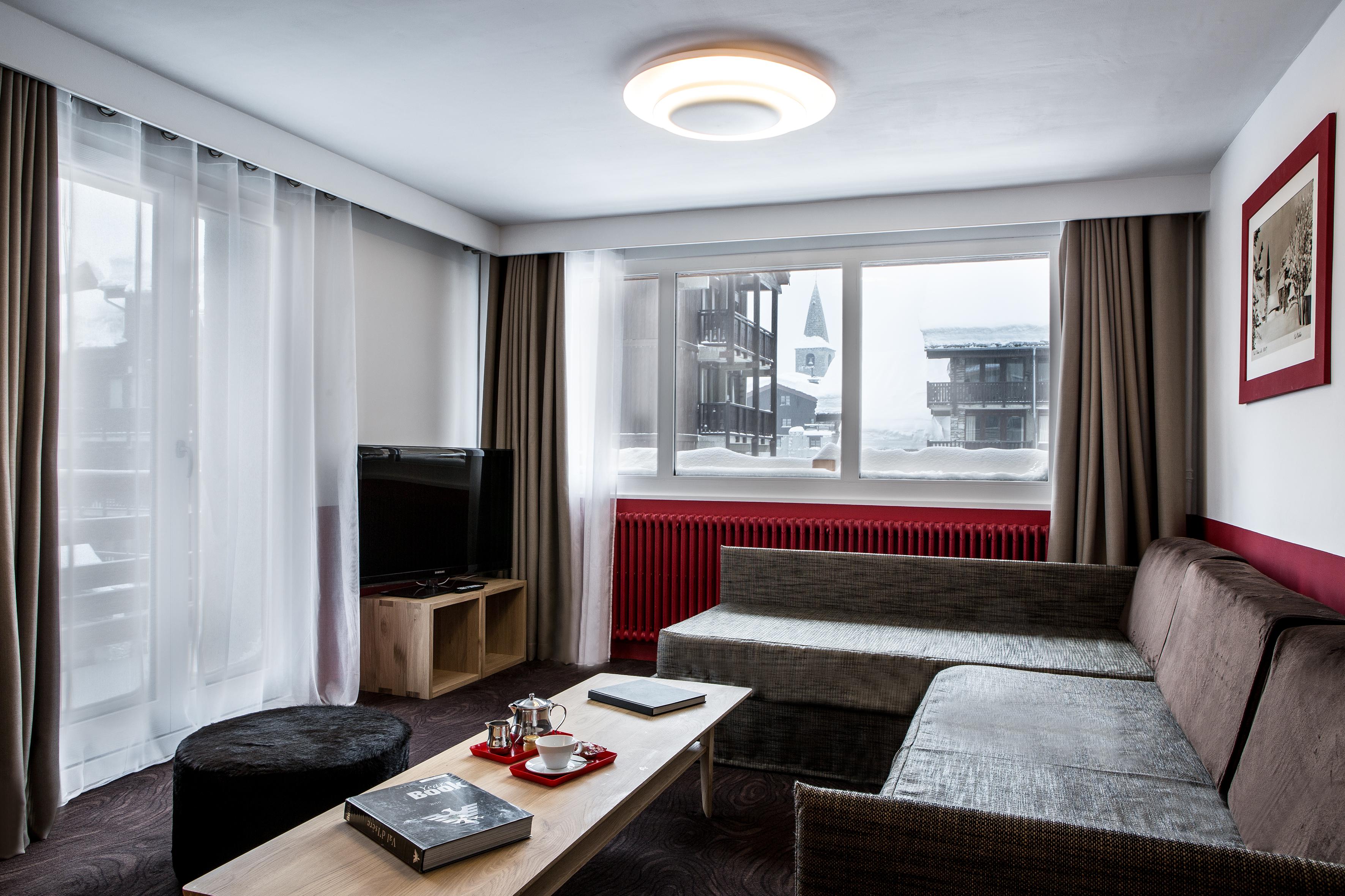 ホテル オーメルン Val-dʼIsère エクステリア 写真