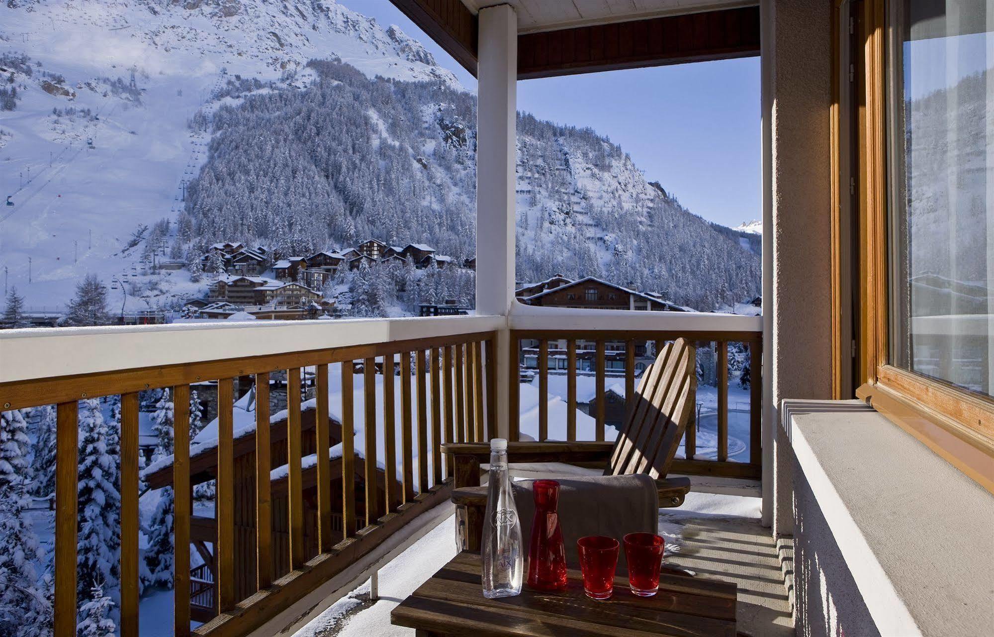 ホテル オーメルン Val-dʼIsère エクステリア 写真